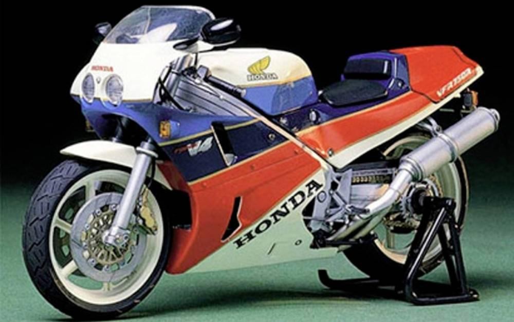 Tamiya 300014057 Honda VFR 750R 1987 Motorradmodell Bausatz 1:12