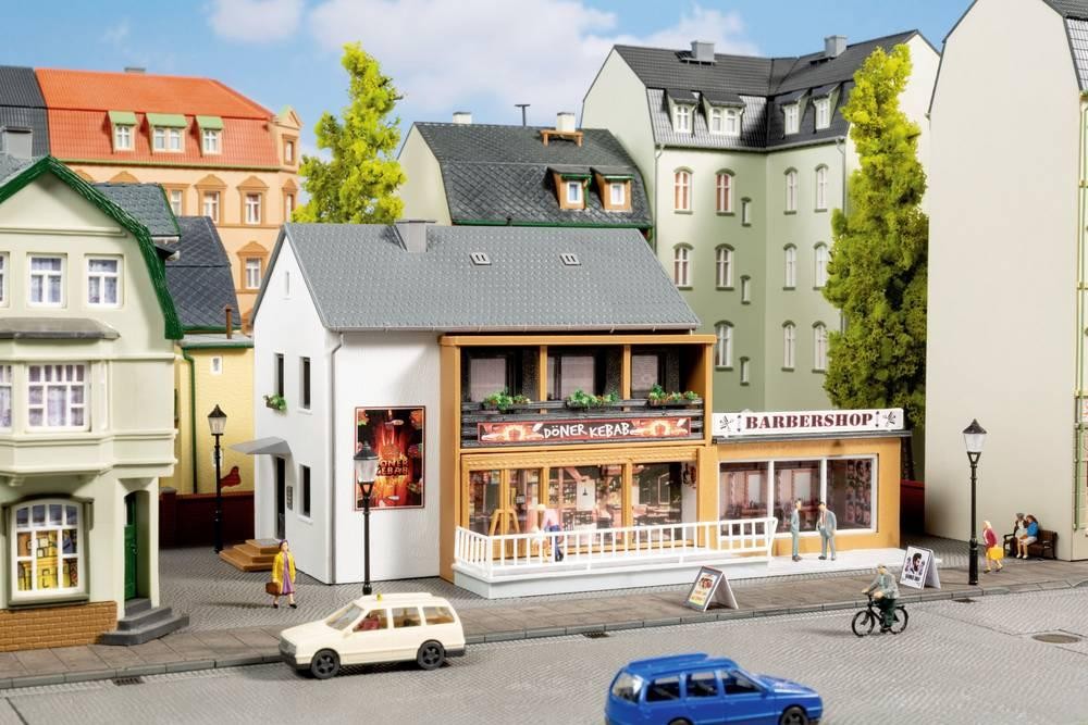 Auhagen 12356 H0, TT Döner und Barbershop