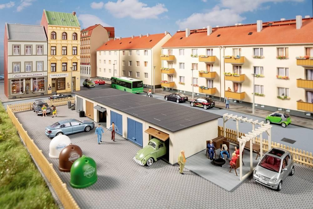 Auhagen 11484 H0 Garagen mit Zubehör