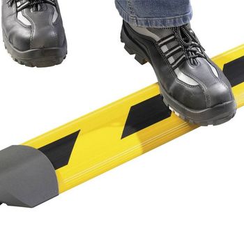 Product image of the product “Serpa Kabelbrücke 5.01002.1003 TPE (Geruchneutrales Spezialgummigemisch) Gelb, black Anzahl Kanäle: 5 1500mm Inhalt: 1 pc(s) ”