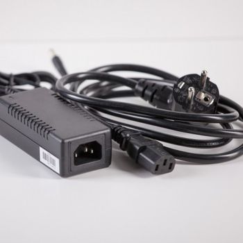 Immagine del prodotto “Wantec 5821 adattatore e invertitore Interno 60 W Nero ”