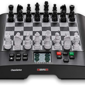 Immagine del prodotto “Millennium ChessGenius - la Scacchiera Elettronica con Il Software di Richard Lang. per Principianti e Giocatori esperti. Una delle scacchiere elettroniche più potenti di Sempre con più di 2000 ELO  ”